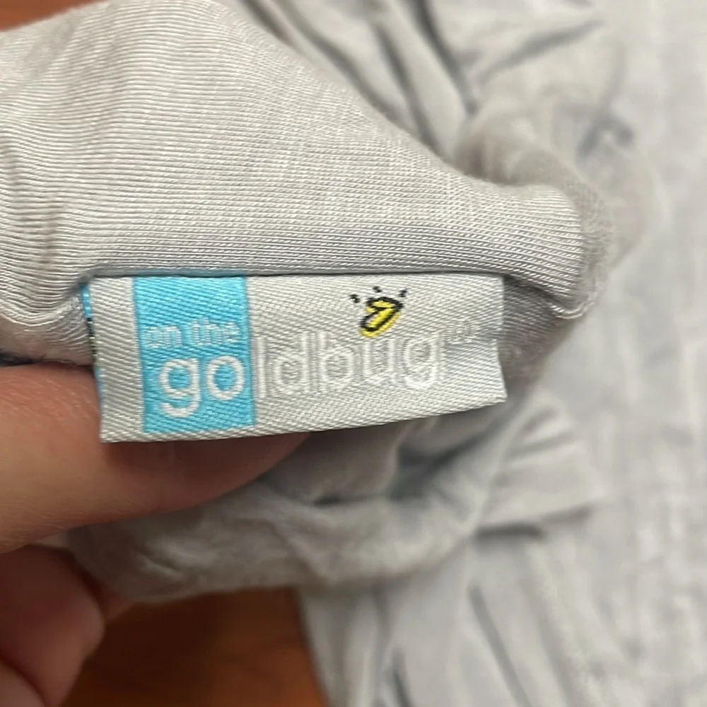 Goldbug on the go 4-in-1 Nursing Scarf - Gray